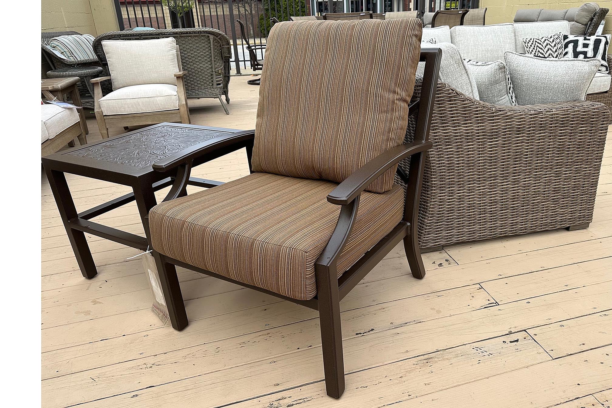 286828/286831Tropitone, Chair and End Table